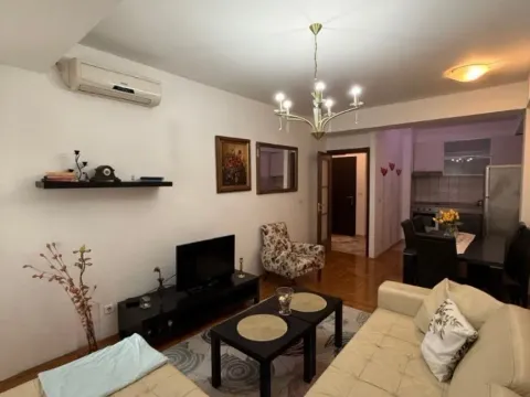 Izdavanje, jednosoban stan, 53m², City Kvart, Podgorica - image 4