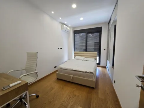 Izdavanje, četvorosoban stan, 118m², Kod Capital Plaze, Podgorica - image 13