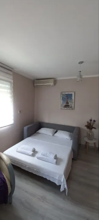 Rent, studio apartment, 33m², Golubovina, Budva