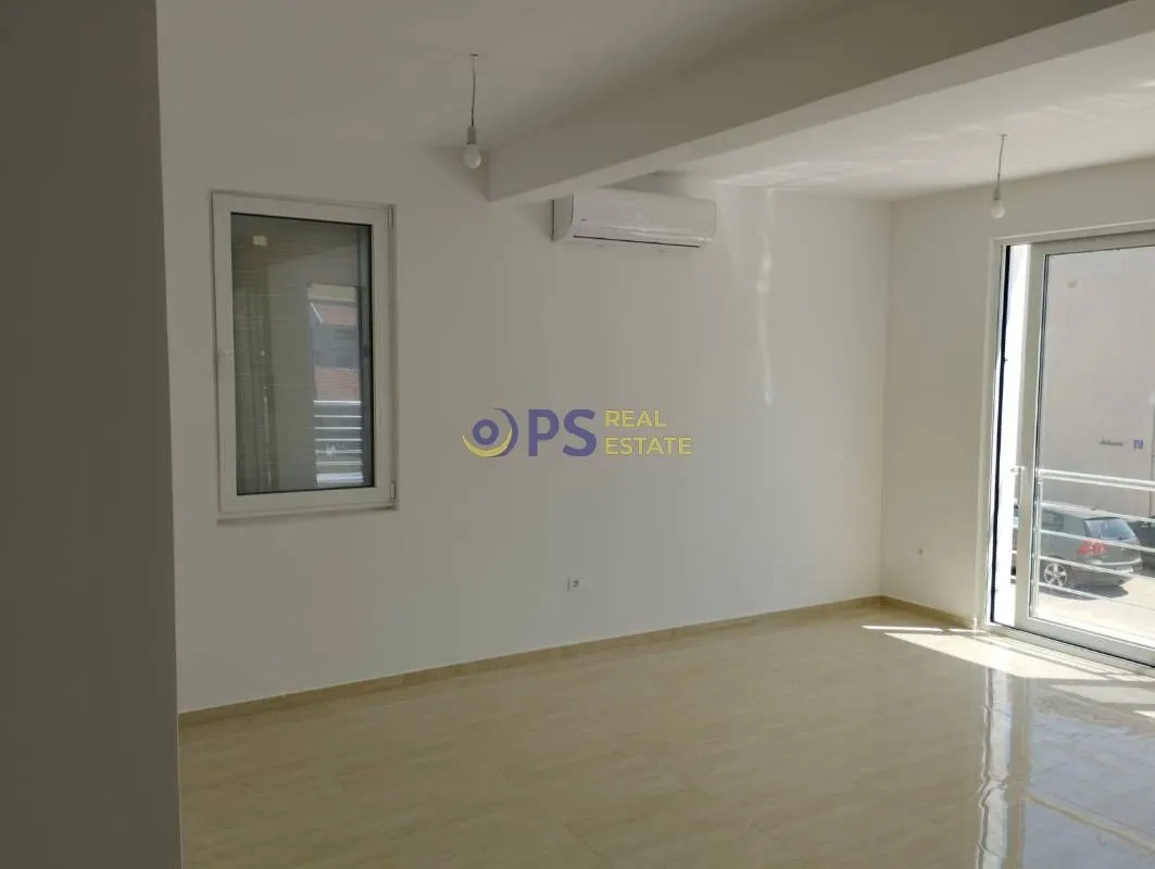 Prodaja, dvosoban stan, 74m², Herceg Novi, Crna Gora