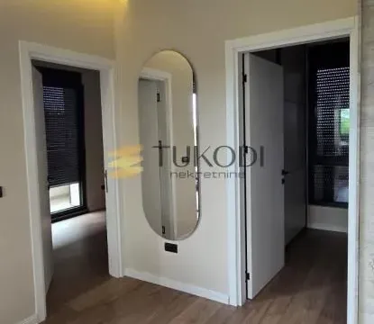 Izdavanje, trosoban stan, 82m², Olimp, Zvezdara Sve Podlokacije - image 4
