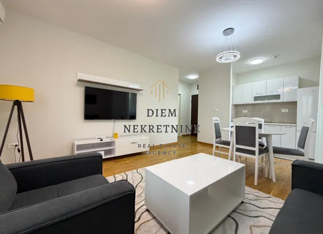 Izdavanje, jednosoban stan, 47m², City Kej, Podgorica