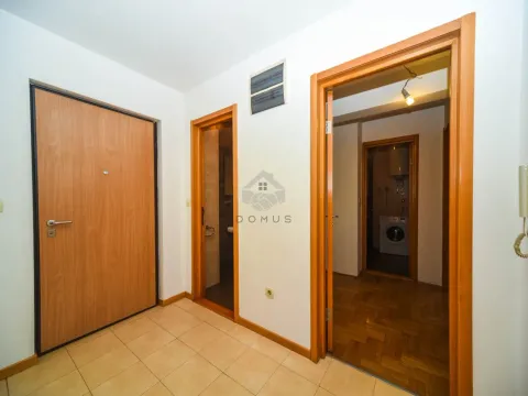 Prodaja, dvosoban stan, 64m², Stari Aerodrom, Podgorica - image 9