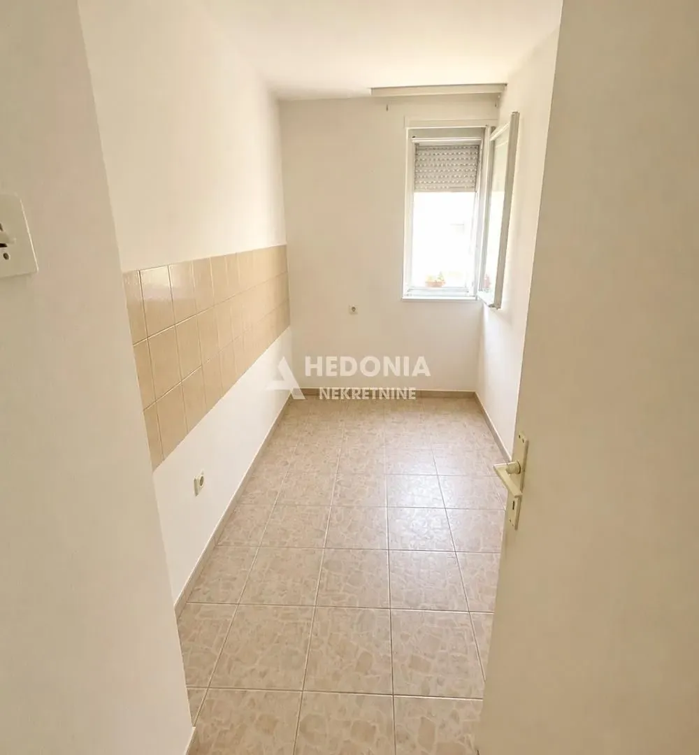 Prodaja, dvosoban stan, 49m², Karaburma, Palilula Sve Podlokacije