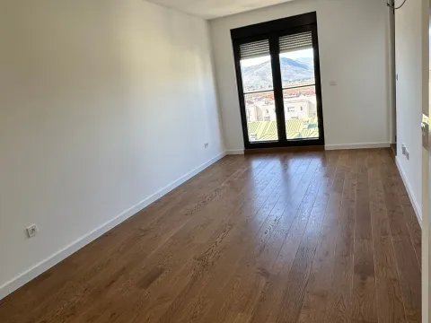 Rent, one bedroom apartment, 46m², Tološka šuma, Podgorica - image 3