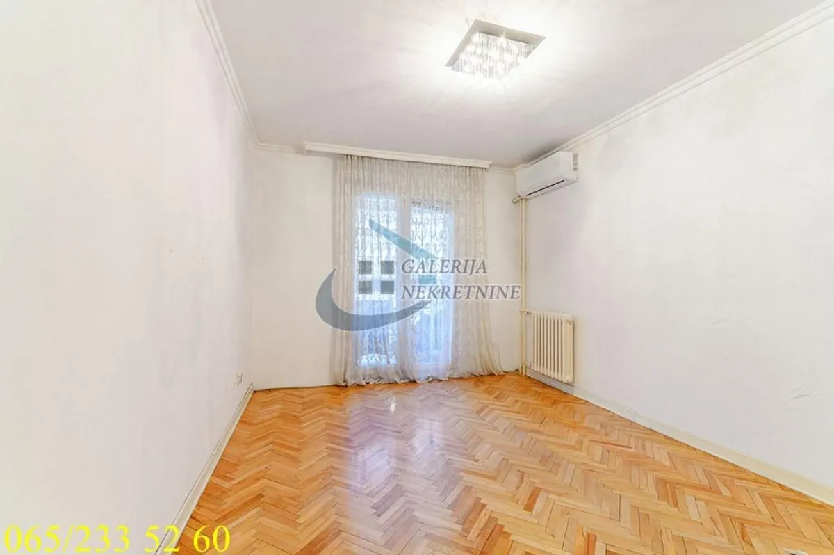 Prodaja, četvorosoban stan, 105m², Savski Venac, Beograd