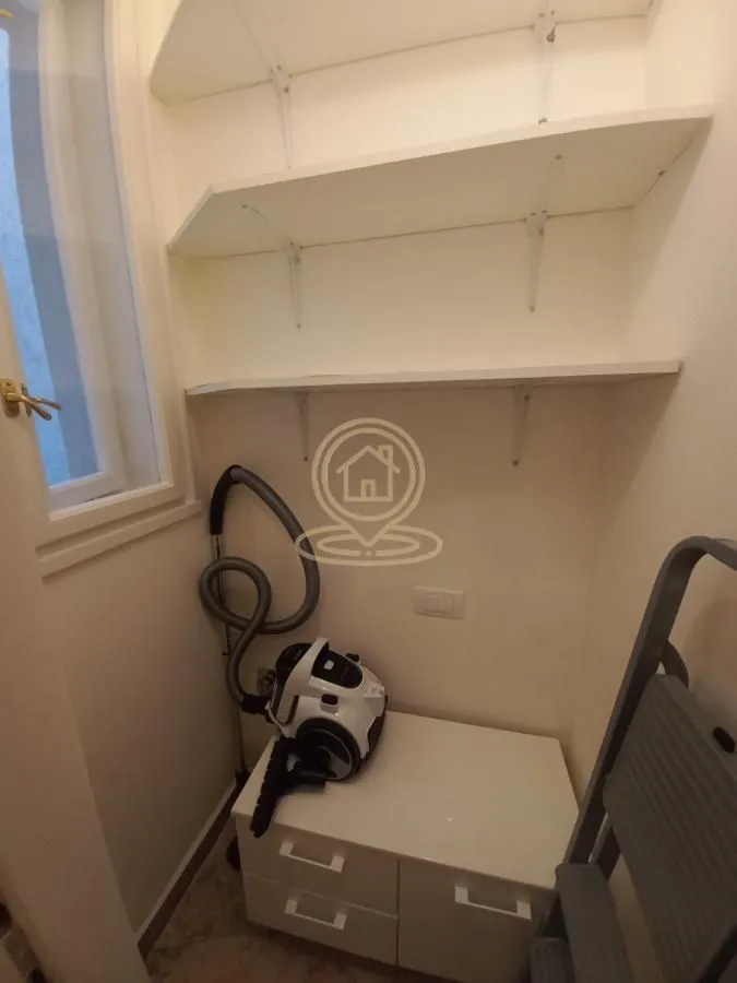 Izdavanje, trosoban stan, 70m², Stari Grad, Beograd