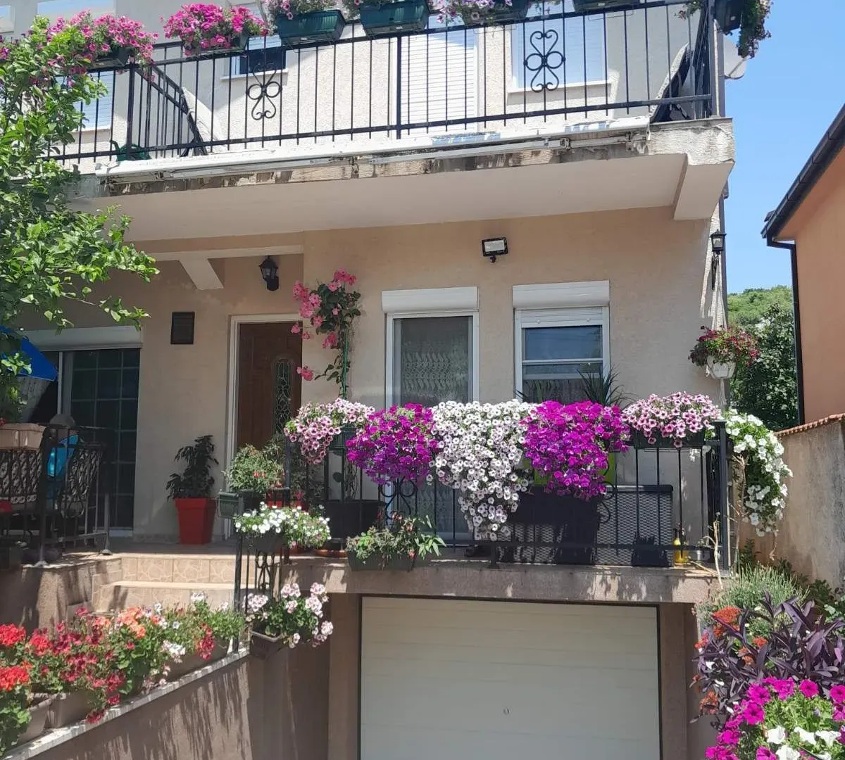 Prodaja, kuća, 240m², Podgorica, Crna Gora