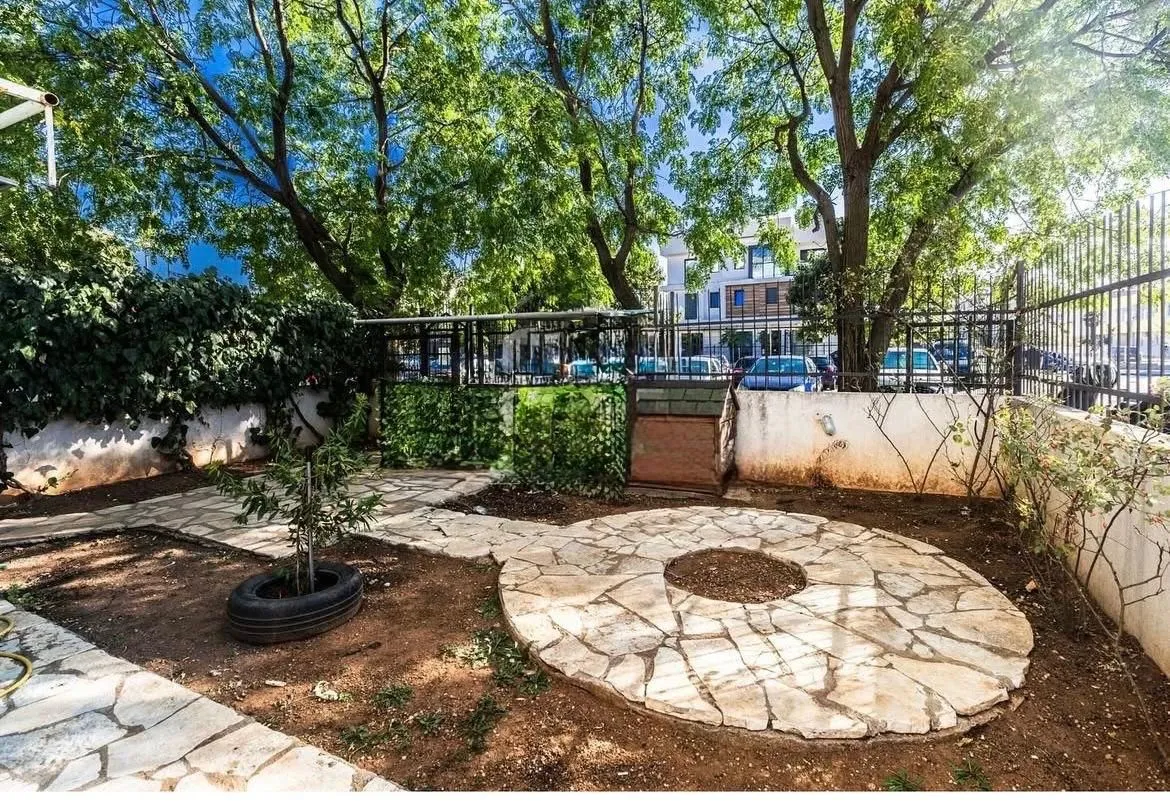 Izdavanje, dvosoban stan, 68m², Stari Aerodrom, Podgorica