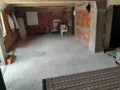 Izdavanje,  parking/garaža, 40m2, Bar