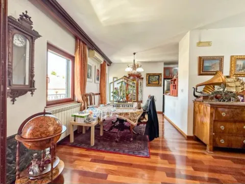 Sale, three bedroom apartment, 130m², Gorica C, Podgorica - image 2