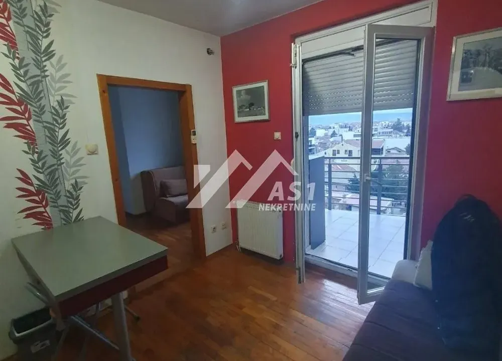 Izdavanje, jednosoban stan, 32m², Bulevar Evrope, Novi Sad Sve Podlokacije