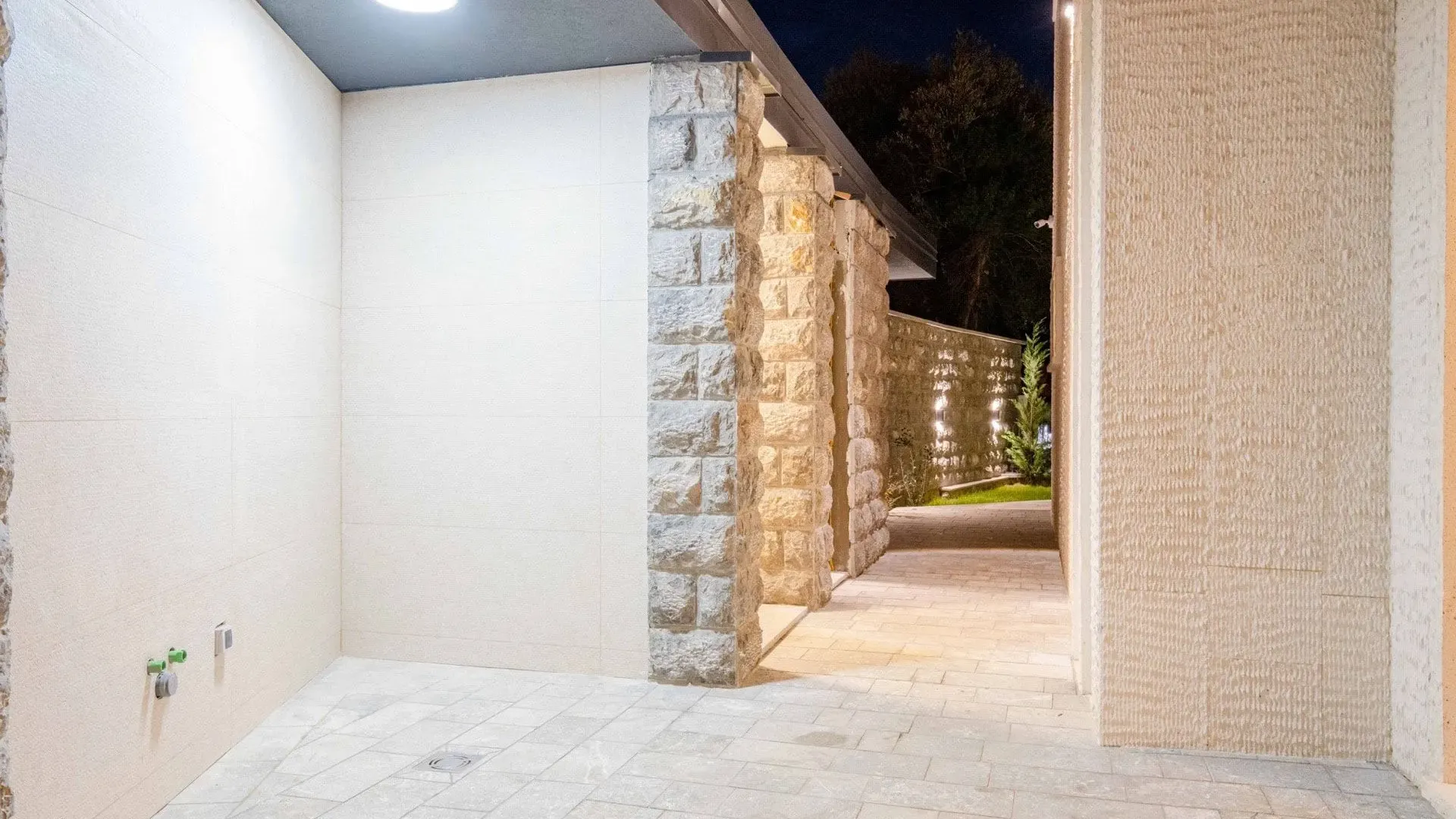 Prodaja, kuća, 240m², Kamenovo, Budva