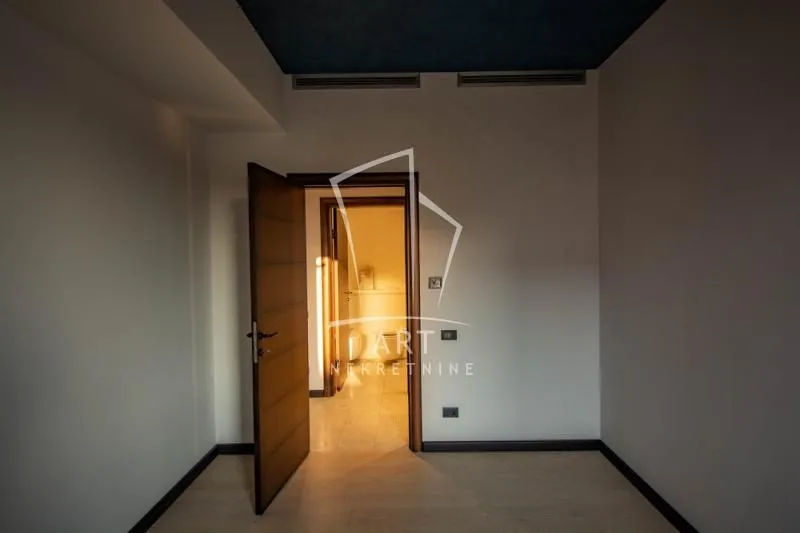 Sale, four bedroom apartment, 150m², Kalenić Pijaca, Vračar Sve Podlokacije