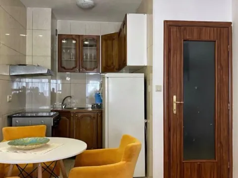 Izdavanje, jednosoban stan, 32m², Blok 9, Podgorica - image 5