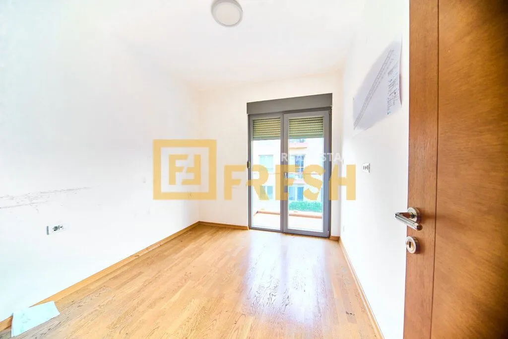 Rent, office space, 85m², Krivi Most, Podgorica