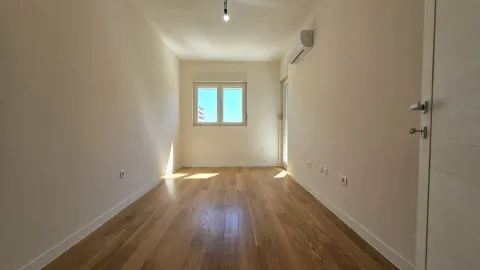 Rent, office space, 93m², Central Point, Podgorica - image 18