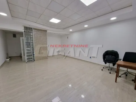 Sale, office space, 47m², Voždovac Sve Podlokacije, Beograd