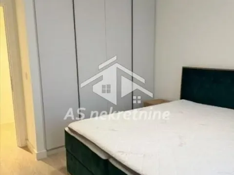 Izdavanje, četvorosoban stan, 110m², Savski Venac, Beograd - image 9