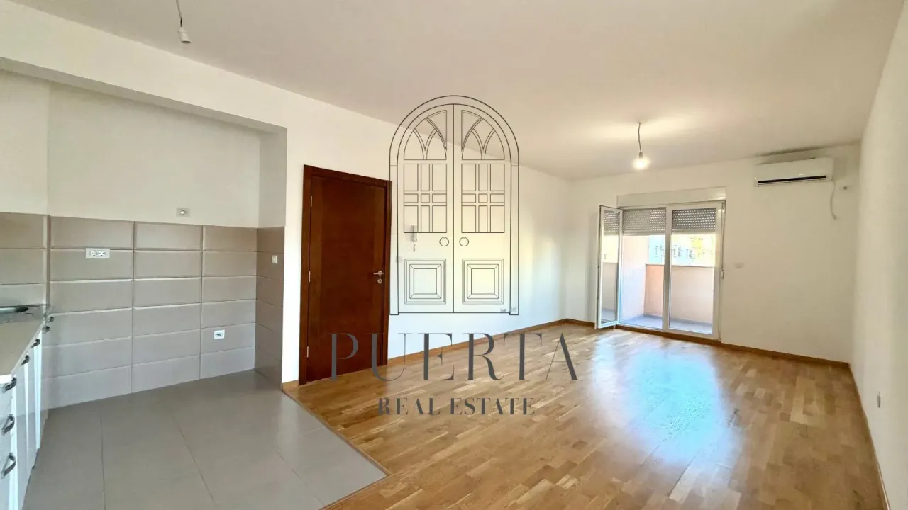 Prodaja, dvosoban stan, 73m², Tuški Put, Podgorica