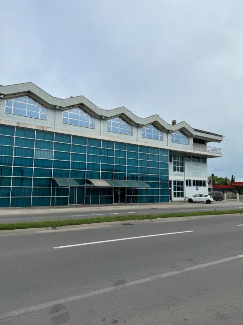 Rent, office space, 2500m², Zeta, Podgorica