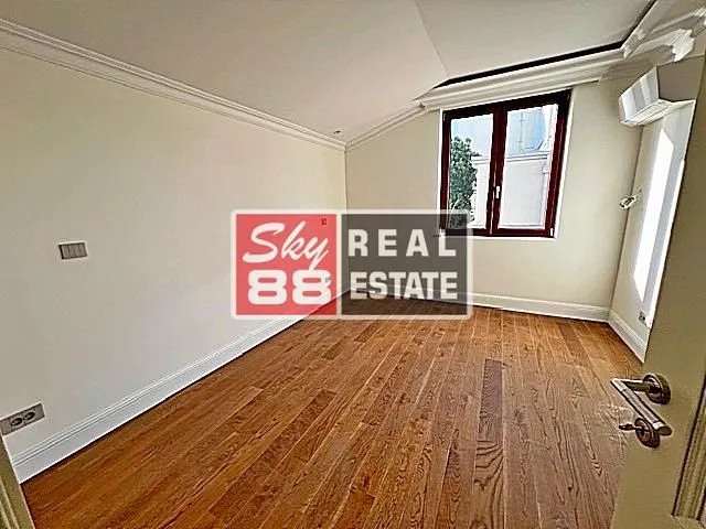 Rent, four bedroom apartment, 173m², Senjak, Beograd