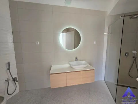 Sale, one bedroom apartment, 67m², Bečići, Budva - image 10