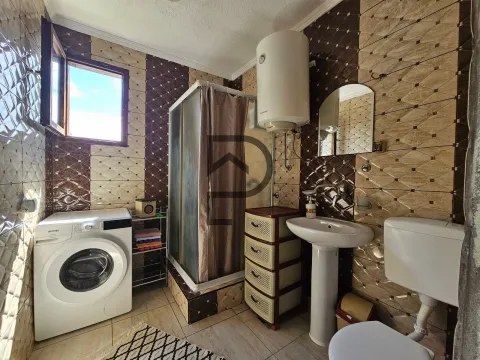 Izdavanje, kuća, 60m², Stari Aerodrom, Podgorica - image 5