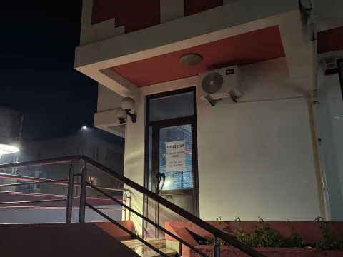 Rent, office space, 40m², Centar, Nikšić - image 2