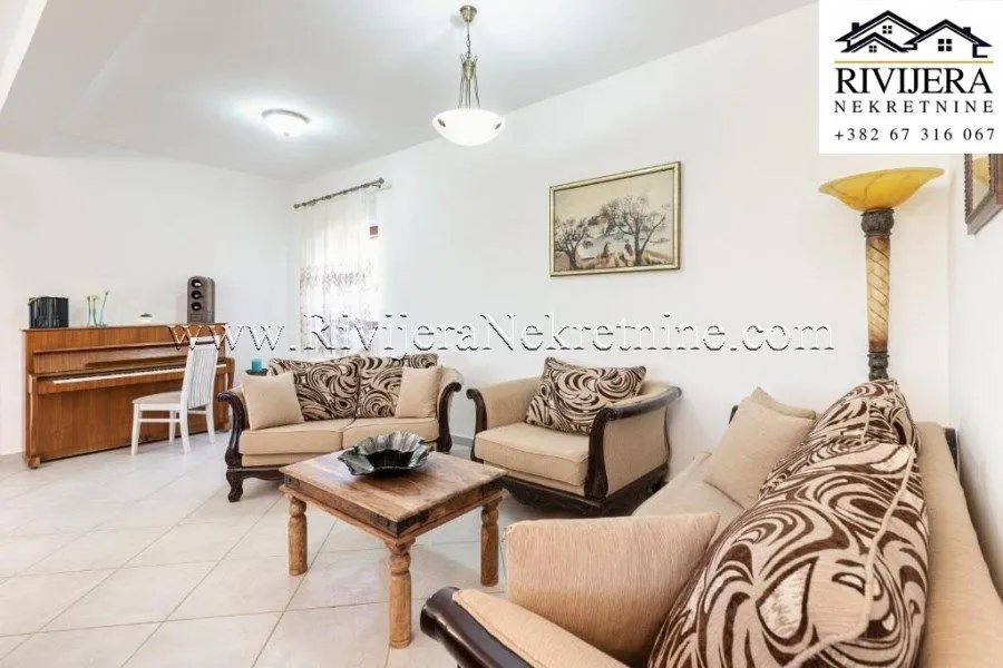 Sale, house, 396m², Kotor, Crna Gora