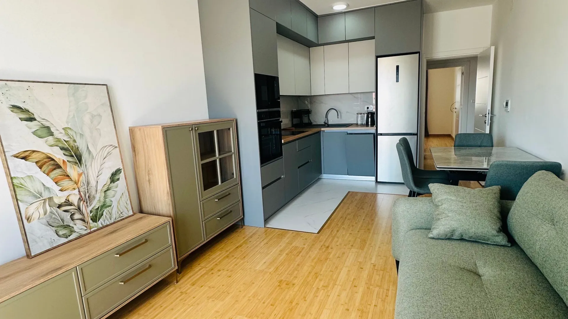 Izdavanje, dvosoban stan, 65m², Rozino, Budva