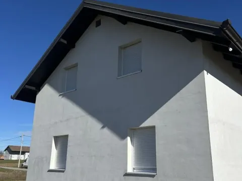 Sale, house, 168m², Begeč, Novi Sad Sve Podlokacije - image 1