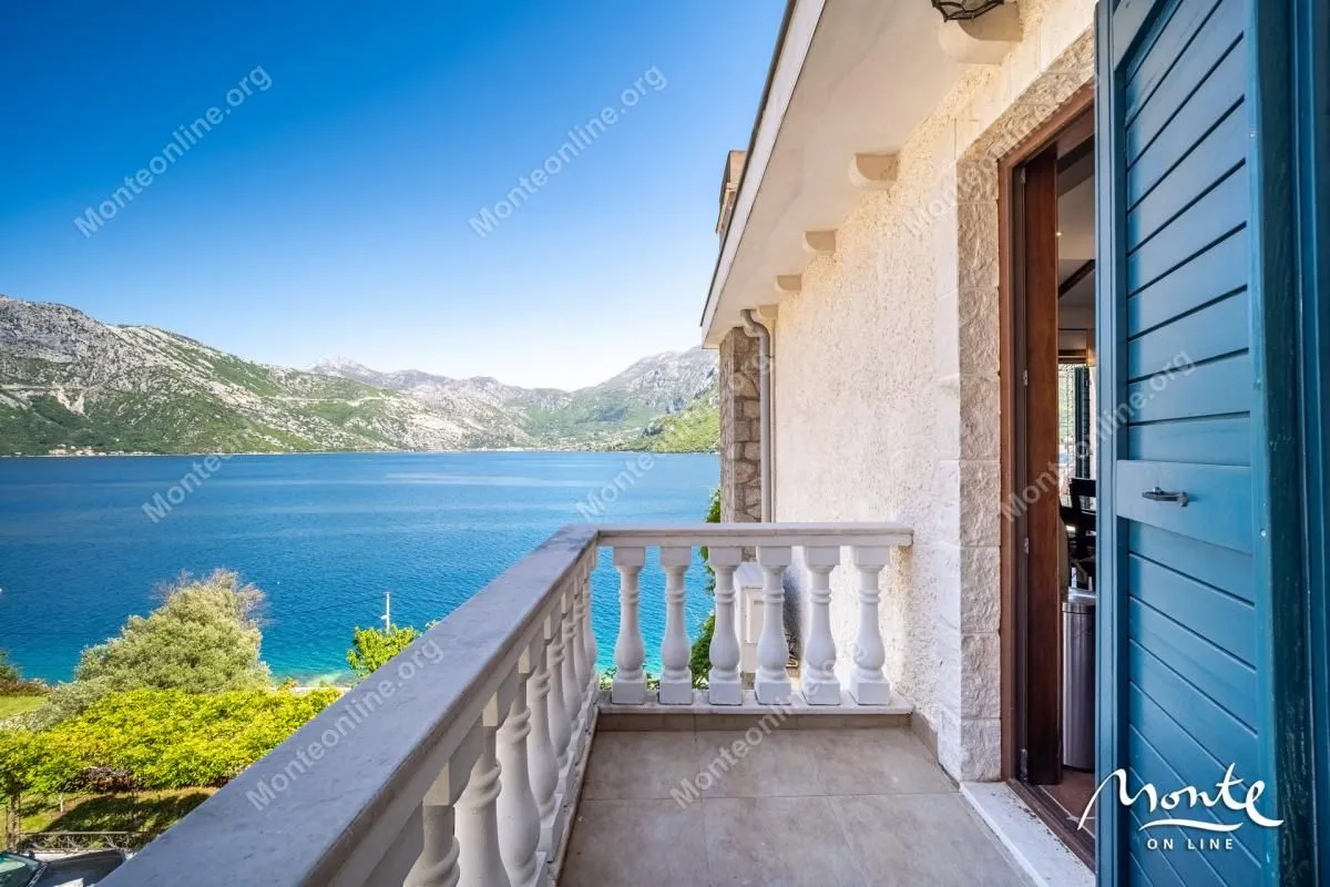 Prodaja, dvosoban stan, 92m², Kostanjica, Kotor