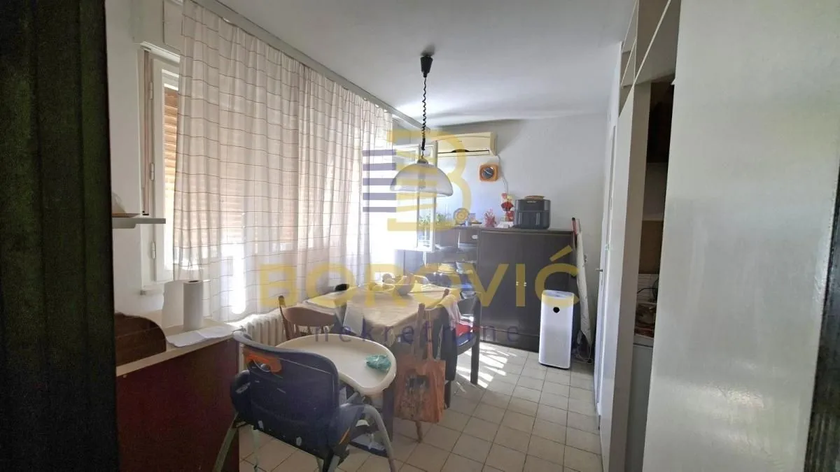 Prodaja, trosoban stan, 77m², Čubura, Beograd