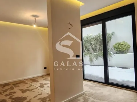 Sale, four bedroom apartment, 232m², Autokomanda, Voždovac Sve Podlokacije - image 3