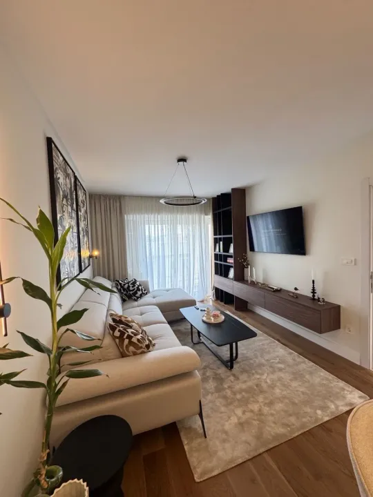 Prodaja, dvosoban stan, 74m², Centar, Tivat
