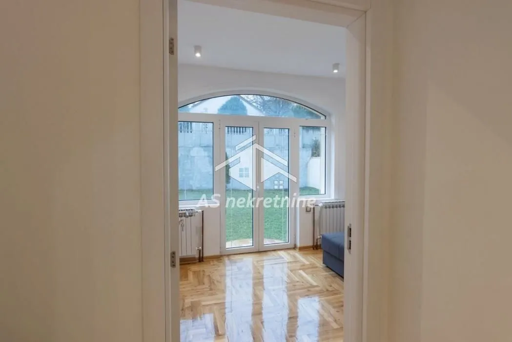 Izdavanje, kuća, 417m², Jajinci, Voždovac Sve Podlokacije
