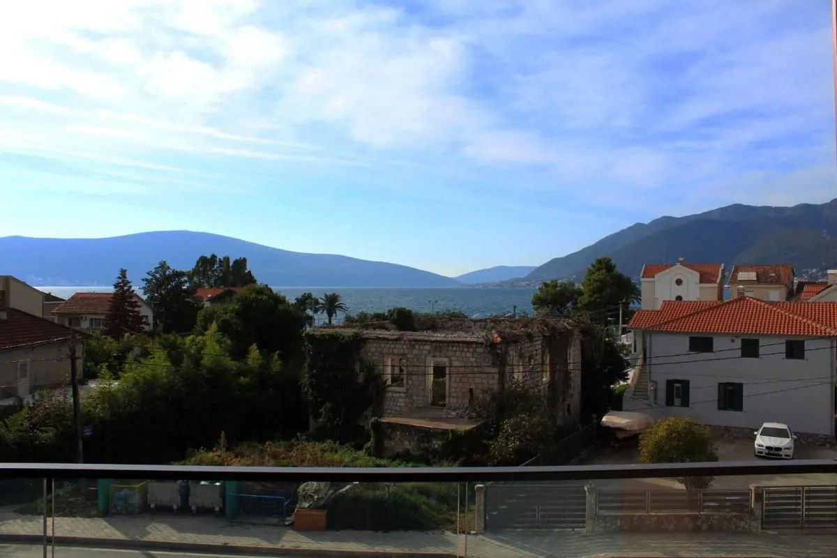 Prodaja, jednosoban stan, 50m², Tivat, Crna Gora