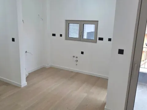 Prodaja, dvosoban stan, 51m², Dobrota, Kotor - image 19