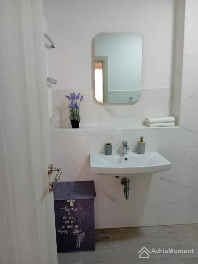 Prodaja, dvosoban stan, 74m², Đenovići, Herceg Novi
