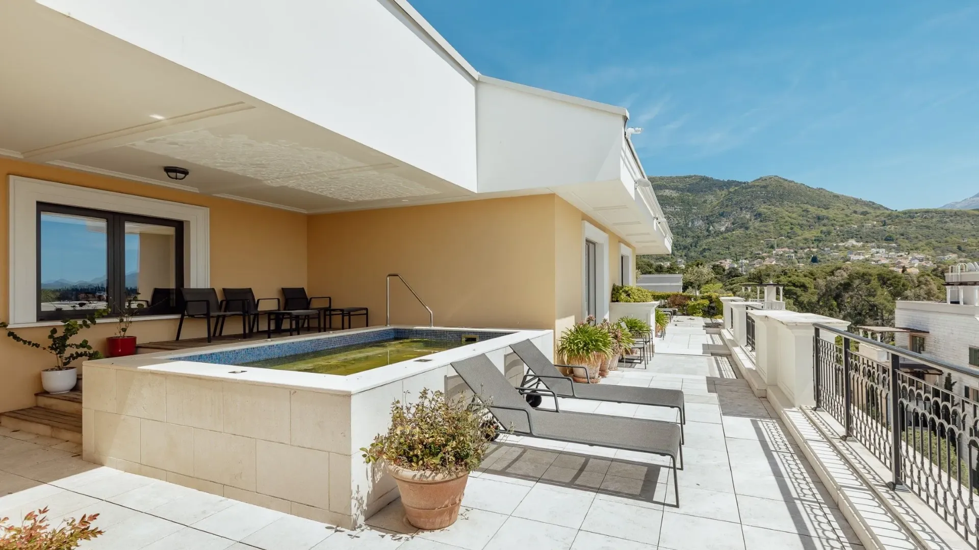 Prodaja, četvorosoban stan, 620m², Porto Montenegro, Tivat