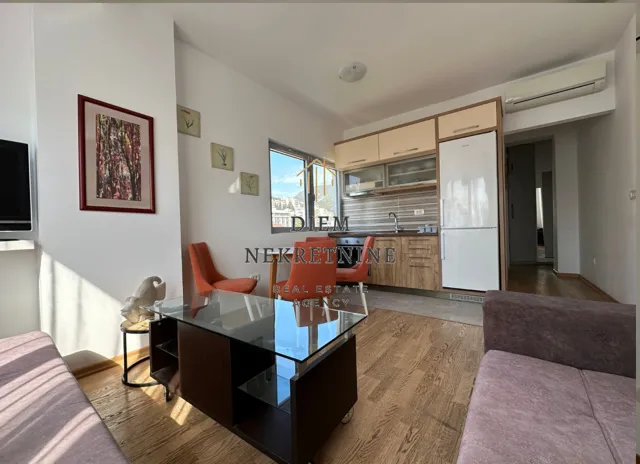 Rent, one bedroom apartment, 40m², Centar, Budva
