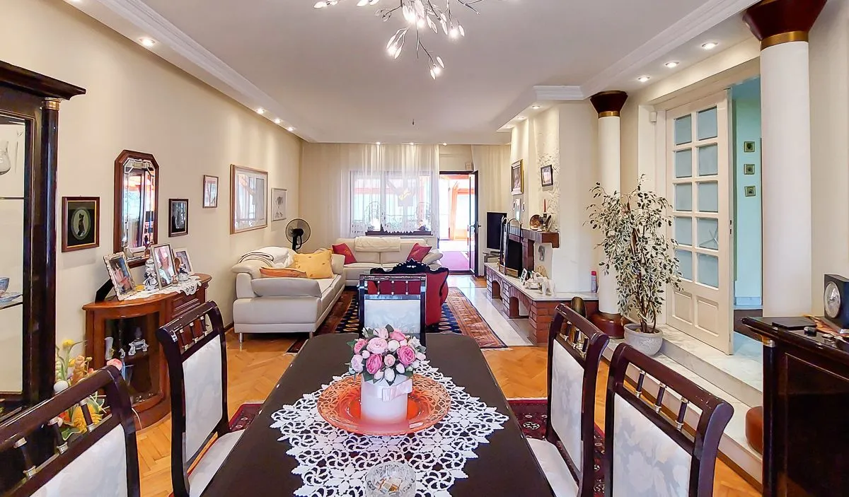 Prodaja, kuća, 295m², Sremčica, Beograd