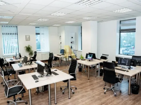 Izdavanje, poslovni prostor, 113m², Bulevar Oslobodjenja, Novi Sad Sve Podlokacije