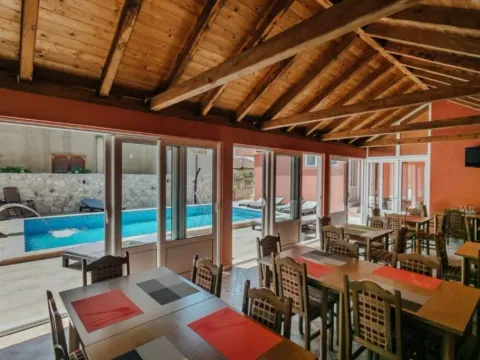 Prodaja, kuća, 780m², Zelenika, Herceg Novi