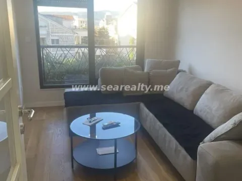 Izdavanje, dvosoban stan, 67m², Radanovići, Kotor