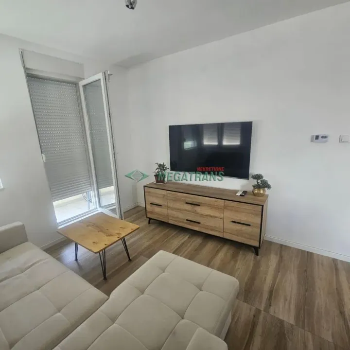 Izdavanje, dvosoban stan, 41m², Adice, Novi Sad Sve Podlokacije