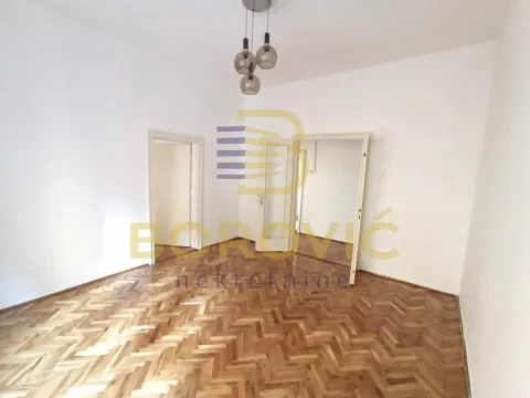 Izdavanje, trosoban stan, 63m², Skadarlija, Beograd - image 3