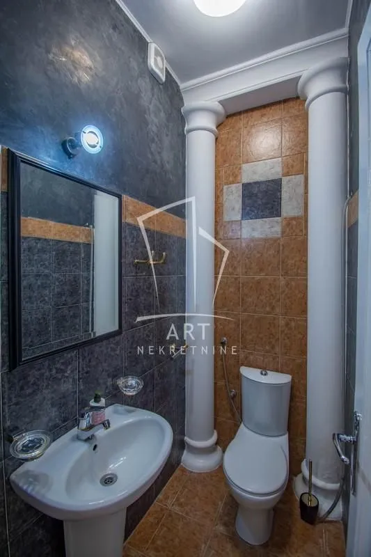 Sale, four bedroom apartment, 133m², Slavija, Vračar Sve Podlokacije