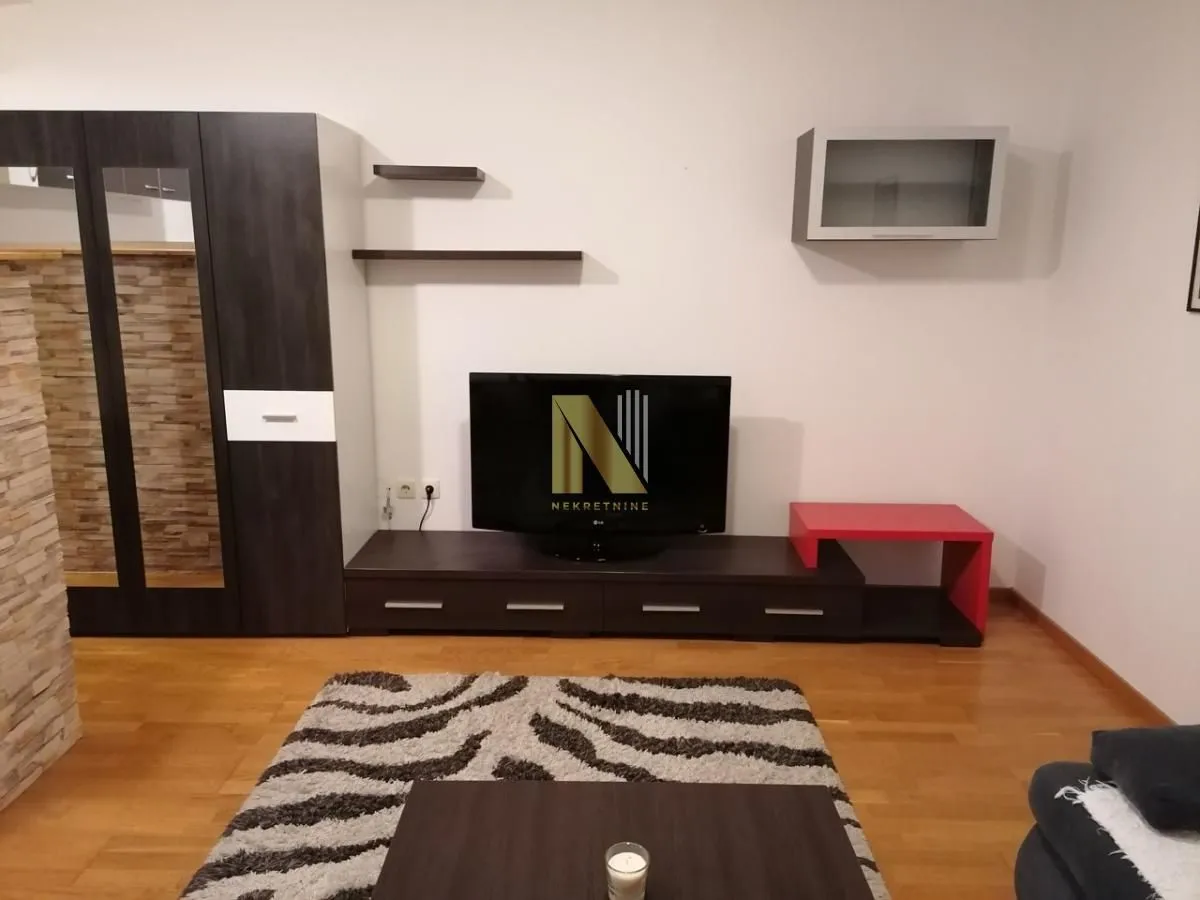 Rent, studio apartment, 28m², Bulevar Oslobodjenja, Novi Sad Sve Podlokacije